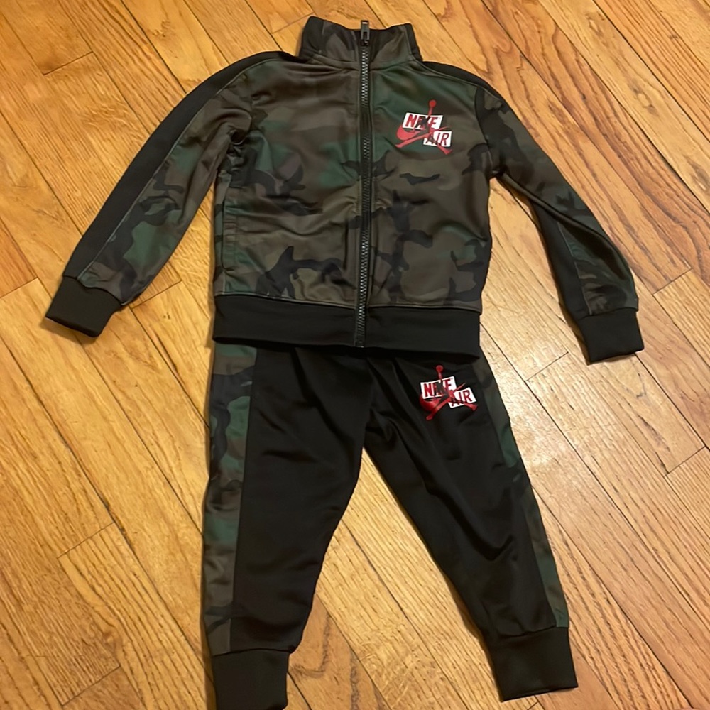 toddler boys track suit nike Jordan. Worn twice